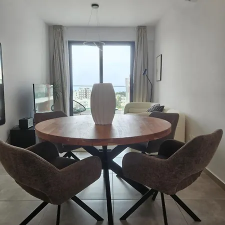 Sea View Penthouse Universal Residences Апартаменты Пафос
