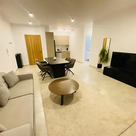 Sea View Penthouse Universal Residences * Пафос
